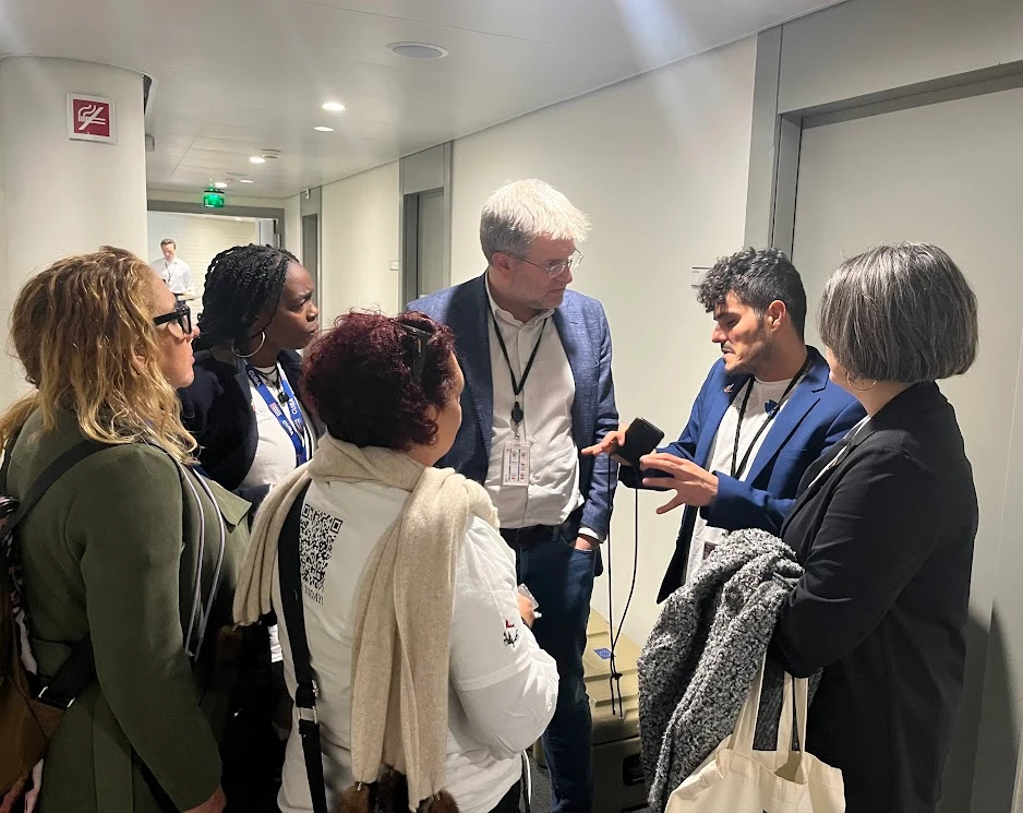 cuba demanda team en parlamento europeo